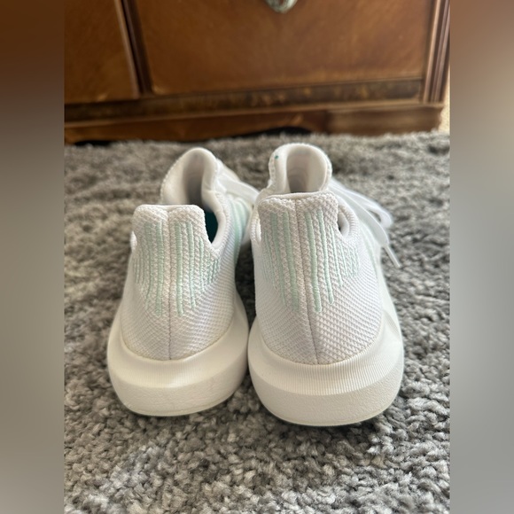 Adidas Swift Run Shoes White Women's size 8.5 - Picture 5 of 8